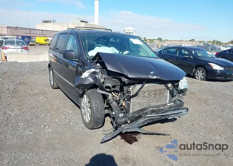 2015 Chrysler Town & Country Touring from USA, damaged, VIN 2C4RC1BG0FR638133